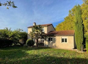 Bright house, private garden nature view, Aveyron